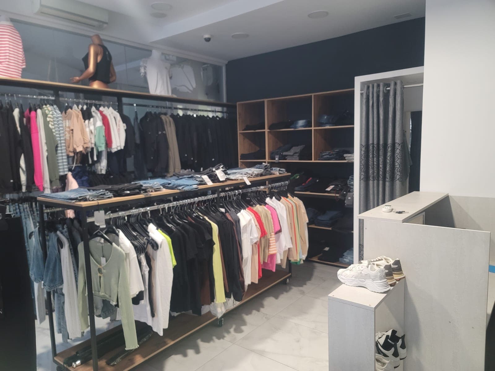 Shitet Ambienti tek 21 Dhjetori 4