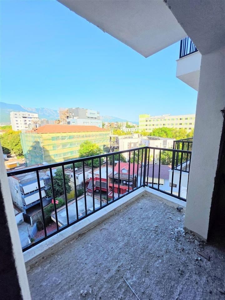 Shitet apartament 1+1 tek Rruga e Dibres 3