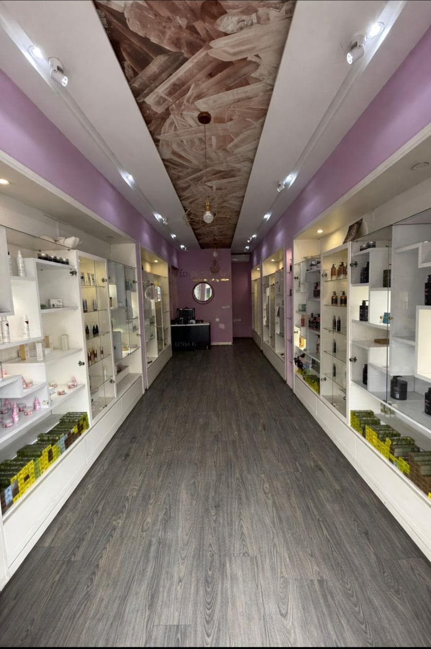 Jepet me Qera Ambient Biznesi Rruga Bardhyl/750 euro