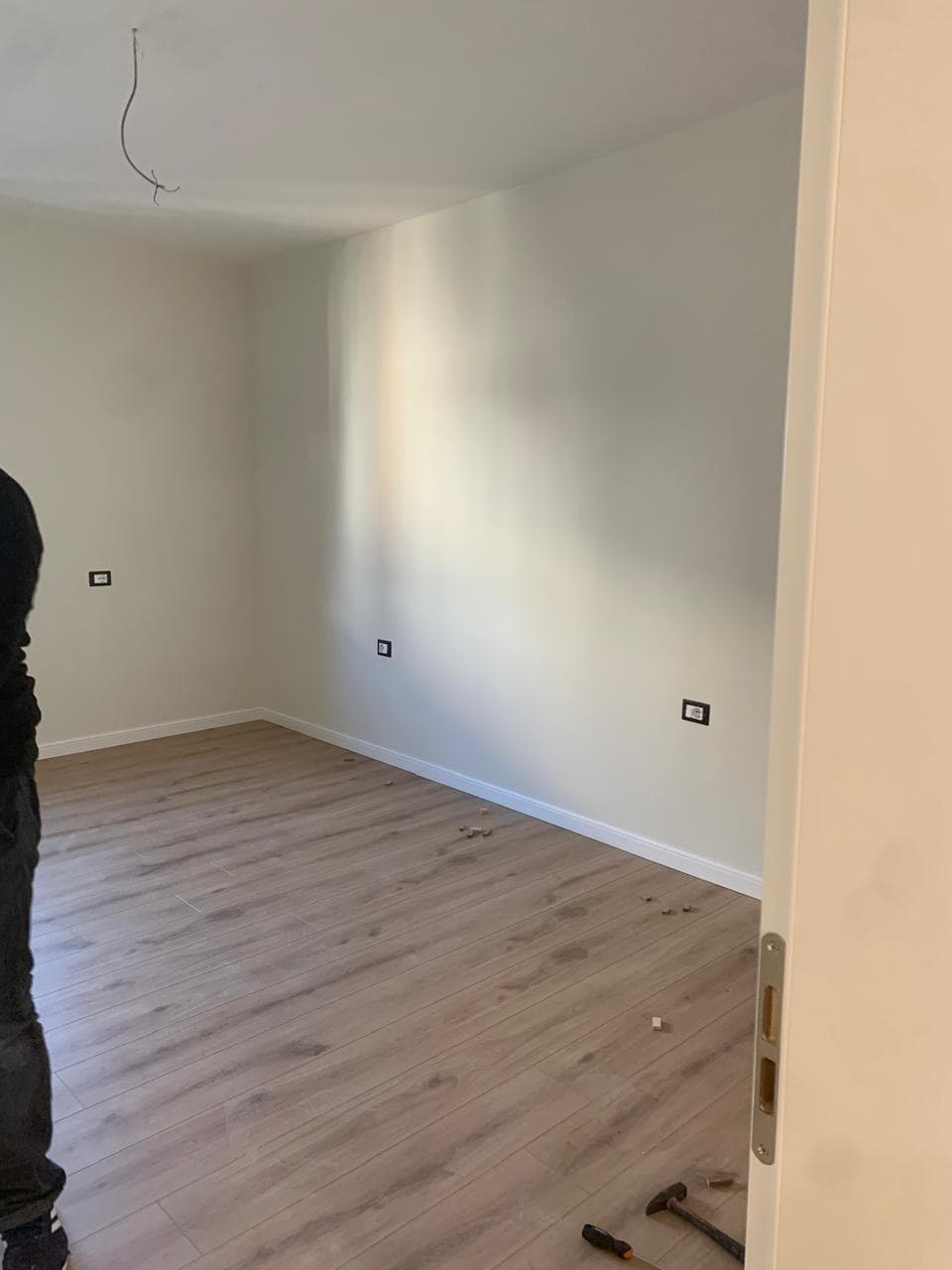 Jepet me qera apartament 3+1+3 tek Kristal Center
