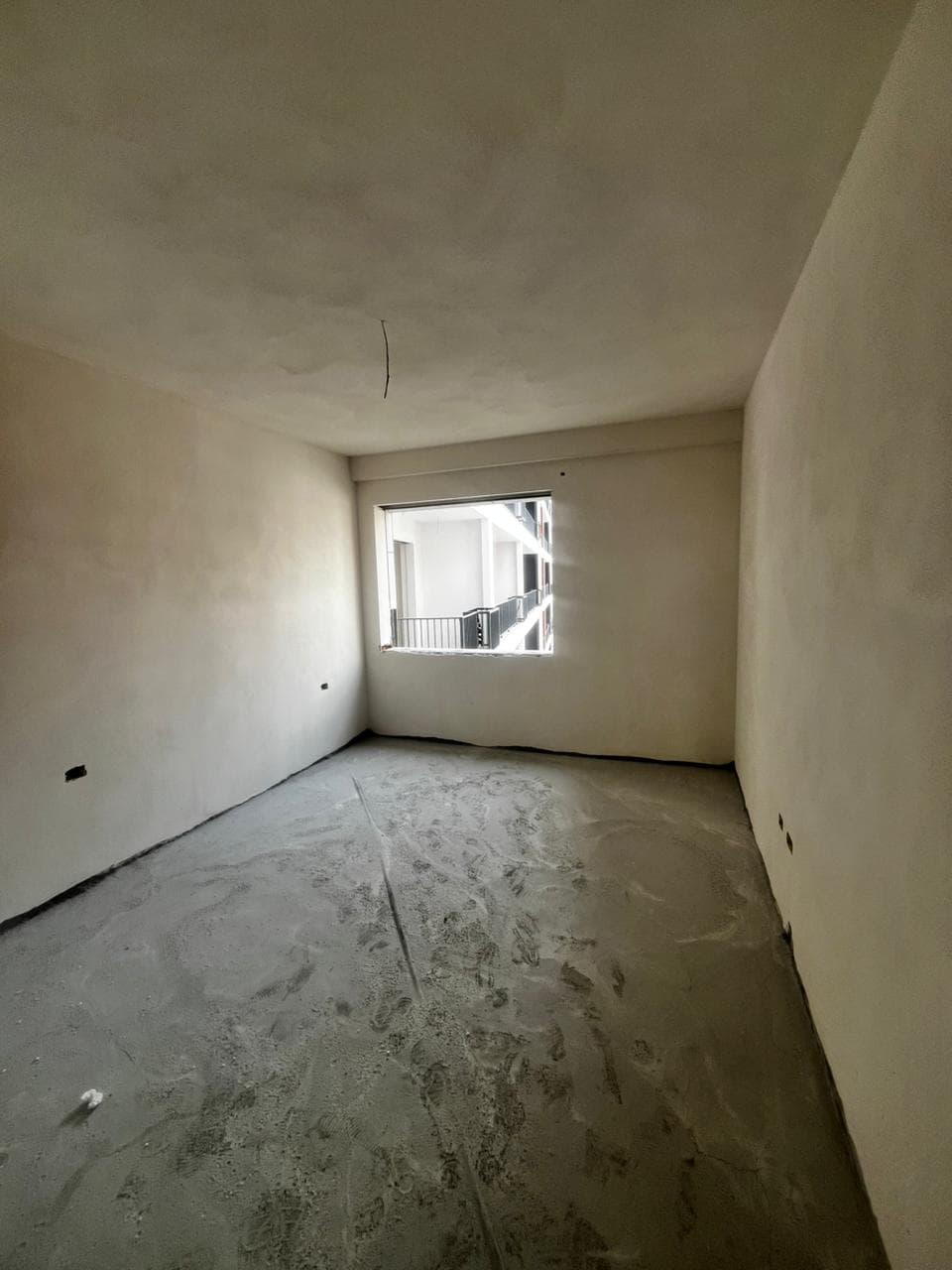 Shitet apartament 2+1+2 ne Paksuqan ( Unaza e Madhe ) 2