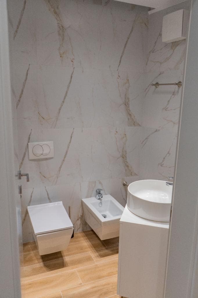 Jepet me qira super apartament 2+1 tek Kodra e Diellit 2 3