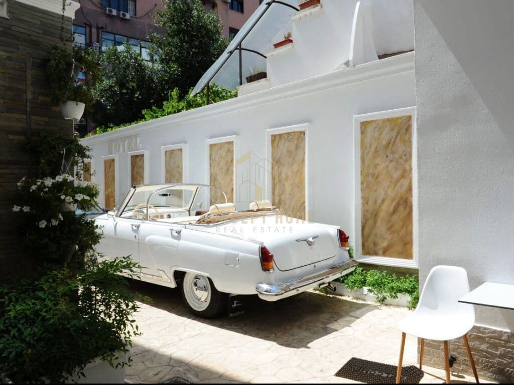 Shitet Hotel ne qender te Tiranes 2