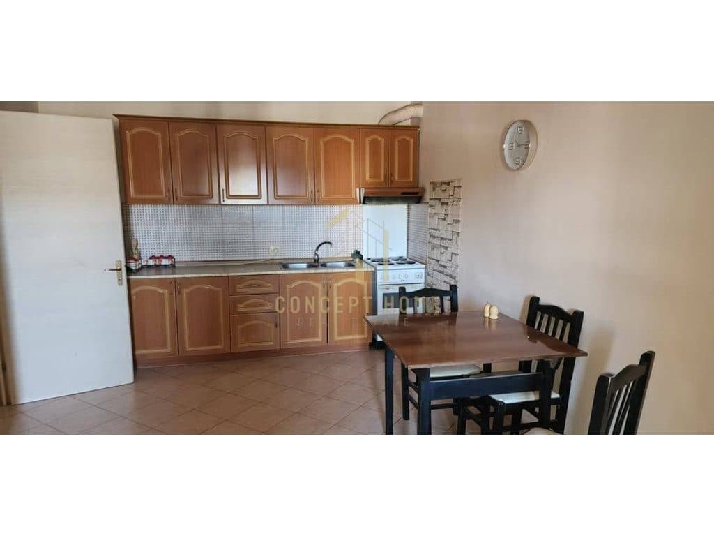 Jepet me qera apartament 1+1 tek Bulevardi i ri