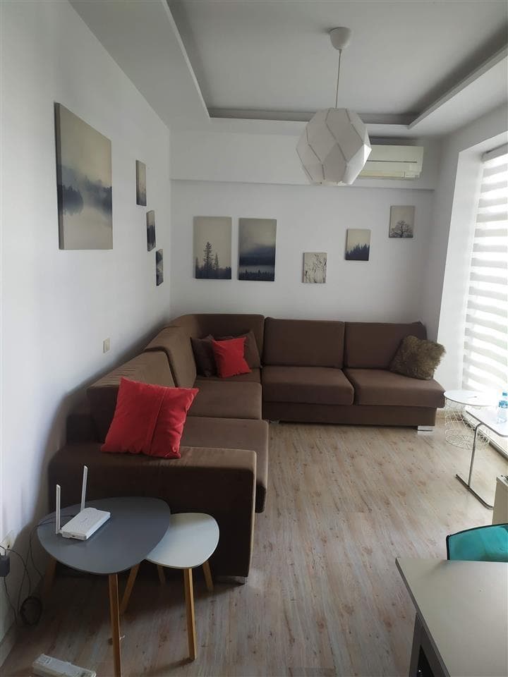 Jepet me qera apartament 2+1+2 Tek Komuna e Parisit, Kika 2