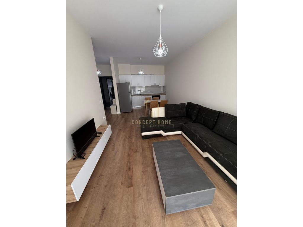Jepet me qera Apartamenti 1+1 ne 5