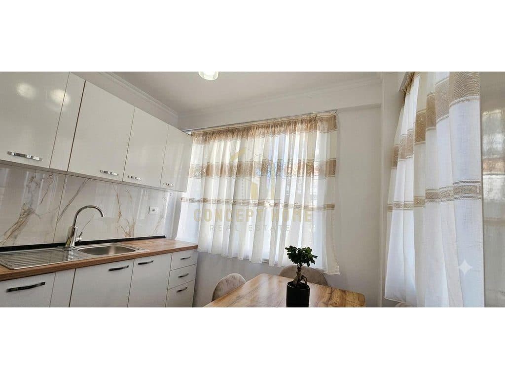Jepet me qera apartament 1+1 tek Zogu i Zi 4