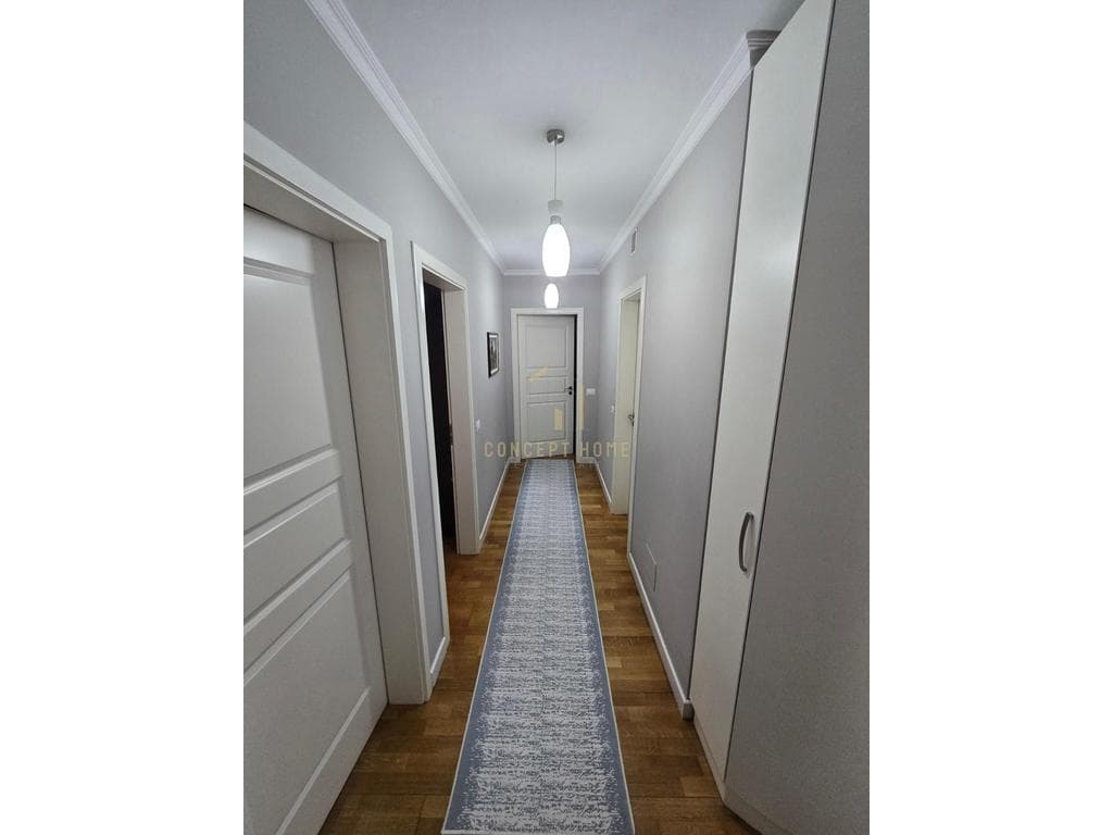 Shitet apartament 3+1 prane 21 Dhjetori 4