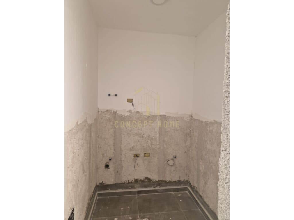 Shitet apartament 3+1+2 te Unaza e Re