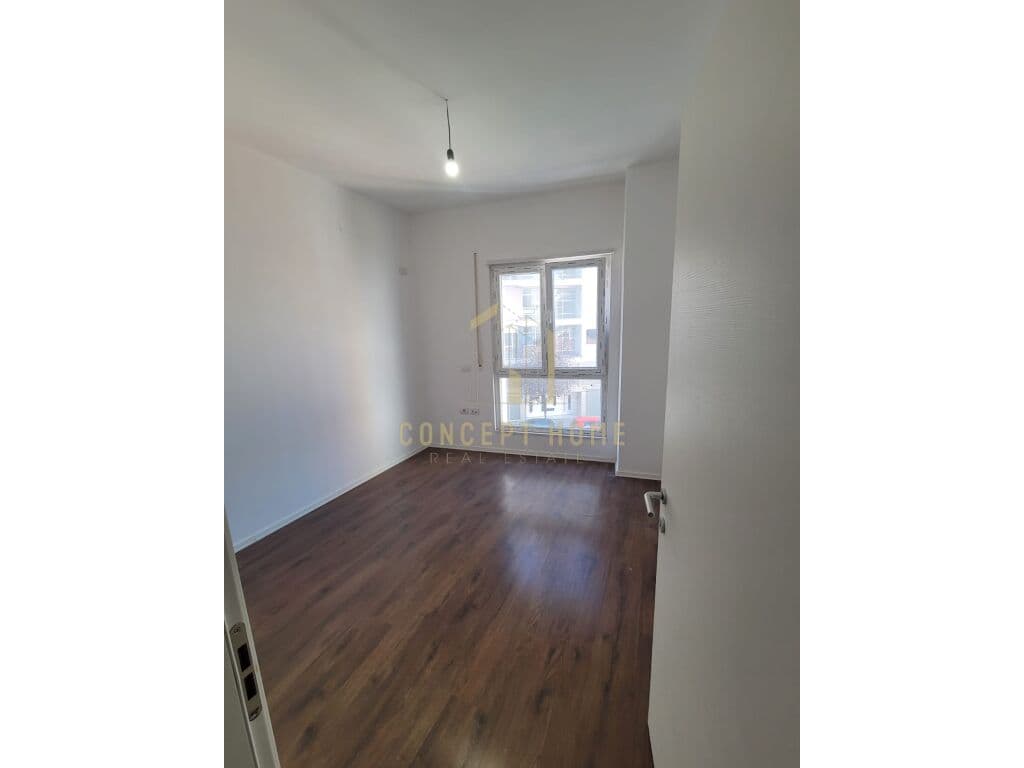 Shitet apartament 2+1 Rruga e Barikadave / 217.350 Euro 3