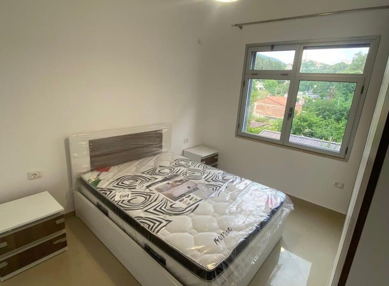 Jepet me qera apartament 2+1 ne Shkoze 3