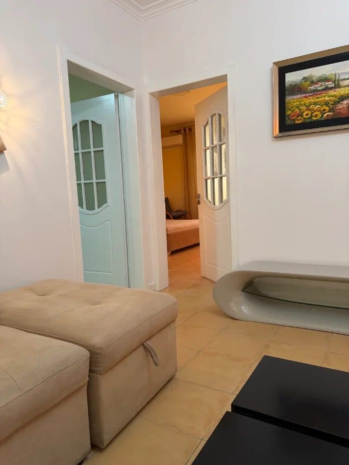 Jepet me qera apartament 2+1+D tek Komuna Parisit