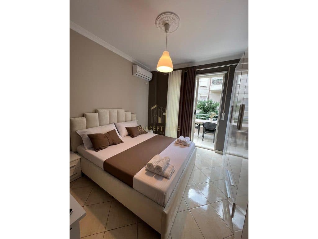 Jepet me qera apartament 1+1 tek Liqeni i Thate 3