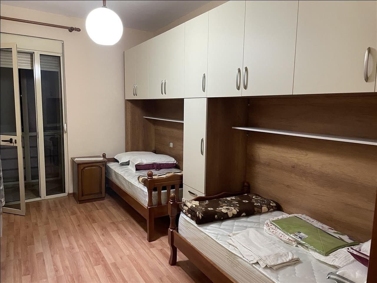 Jepet me qera apartament 2+1 tek Harry Fultz / 680 euro 2