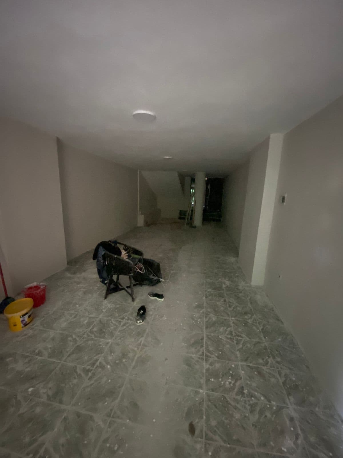 Dyqan Me Qira në Komuna e Parisit, Tiranë - 400€ | 70 m² 1
