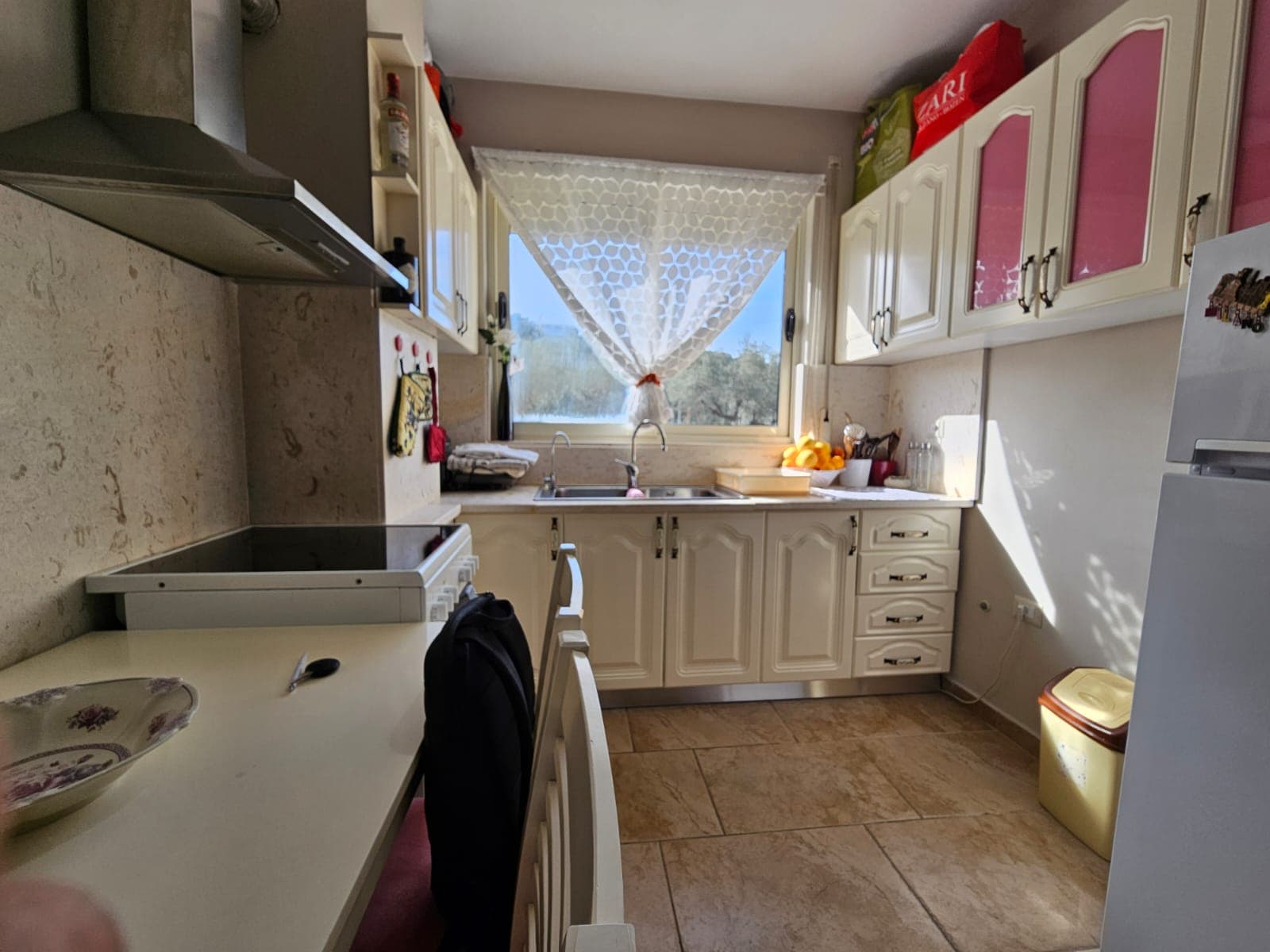 Jepet me qera apartament 1+1 Tek Liqeni i Thate 2