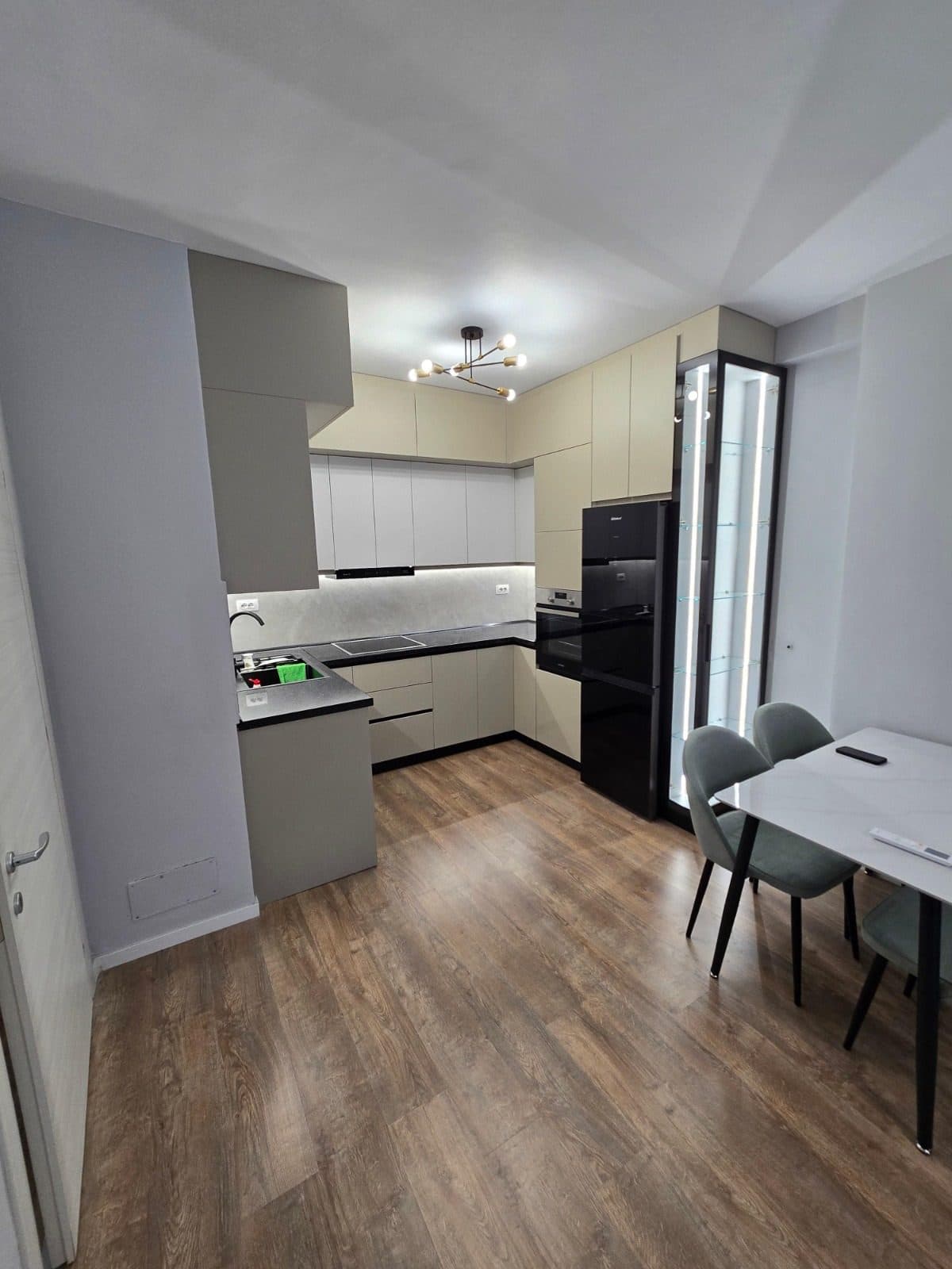 Jepet me qera apartament 1+1+Parkim ne Laprake 2