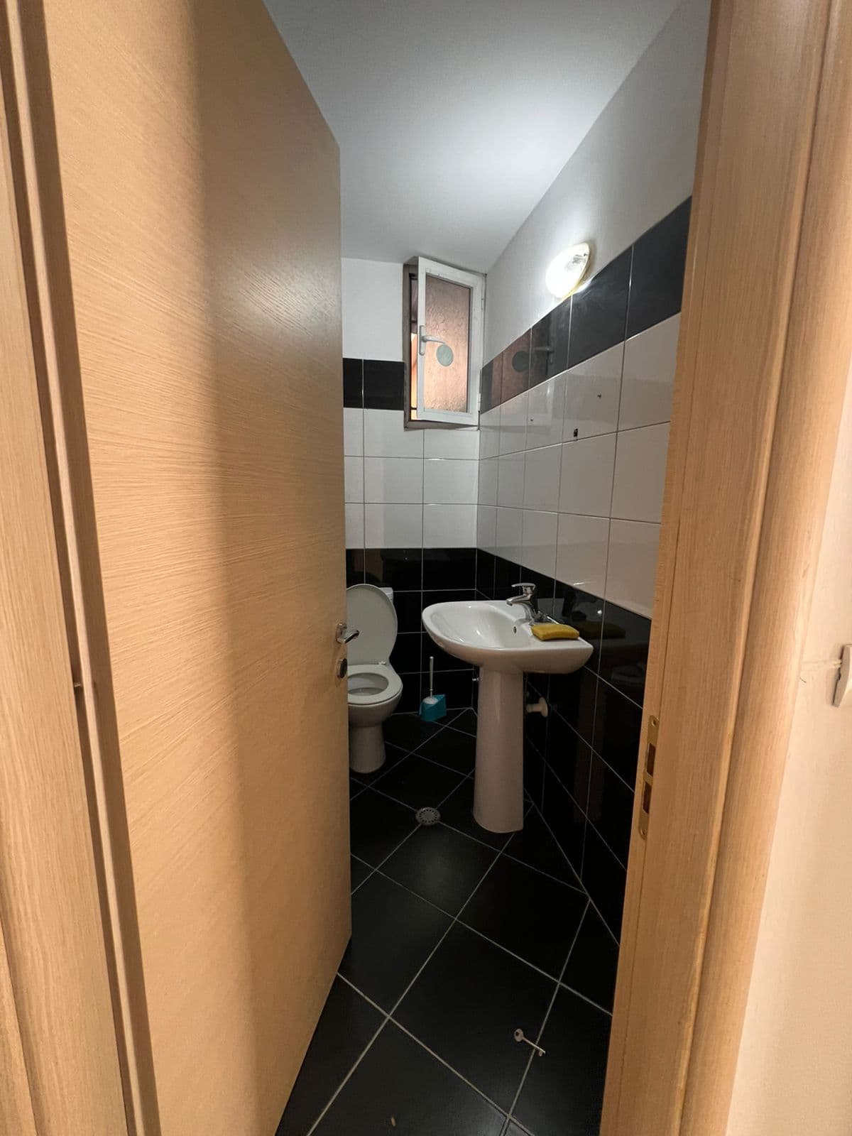 Dyqan To Rent në Komuna e Parisit, Tirana - 1000€ | 130 m² 4