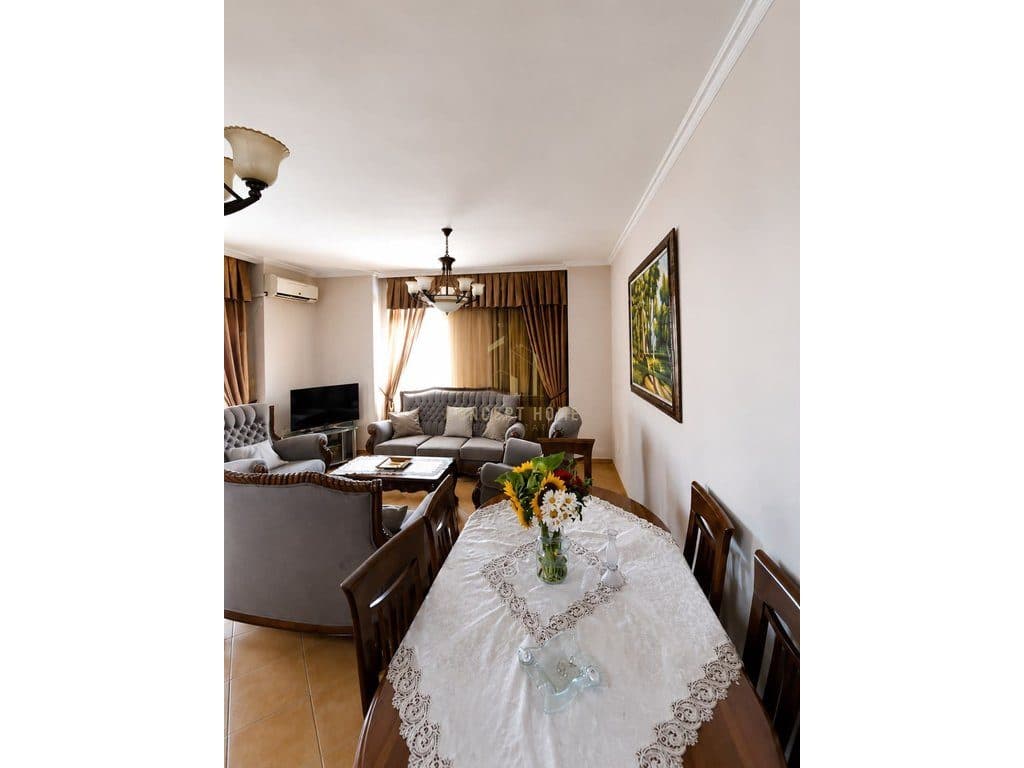 Jepet me qera apartament 2+1 prane 2