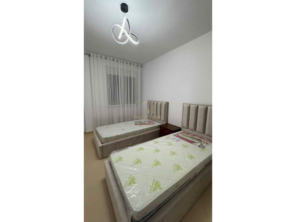 Jepet me qera apartament 2+1 tek Ish-Parkut të Autobusëve 4