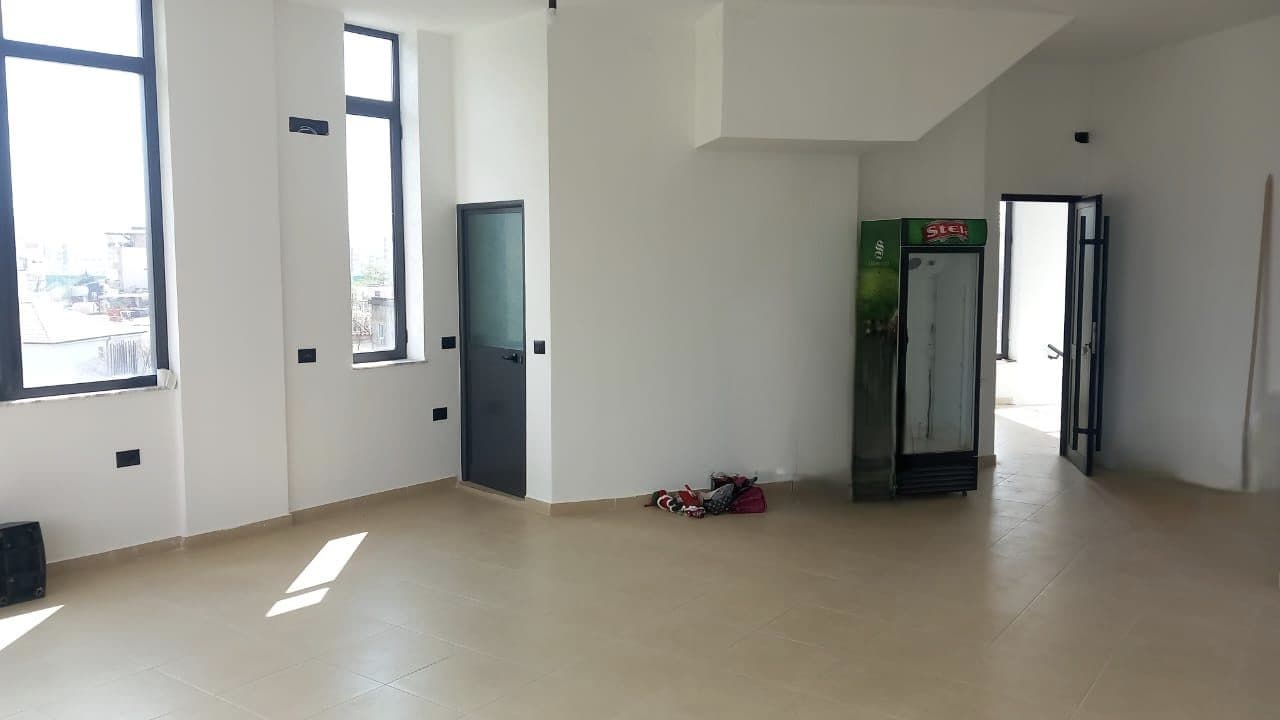 Ambient me qera ne Paskuqan