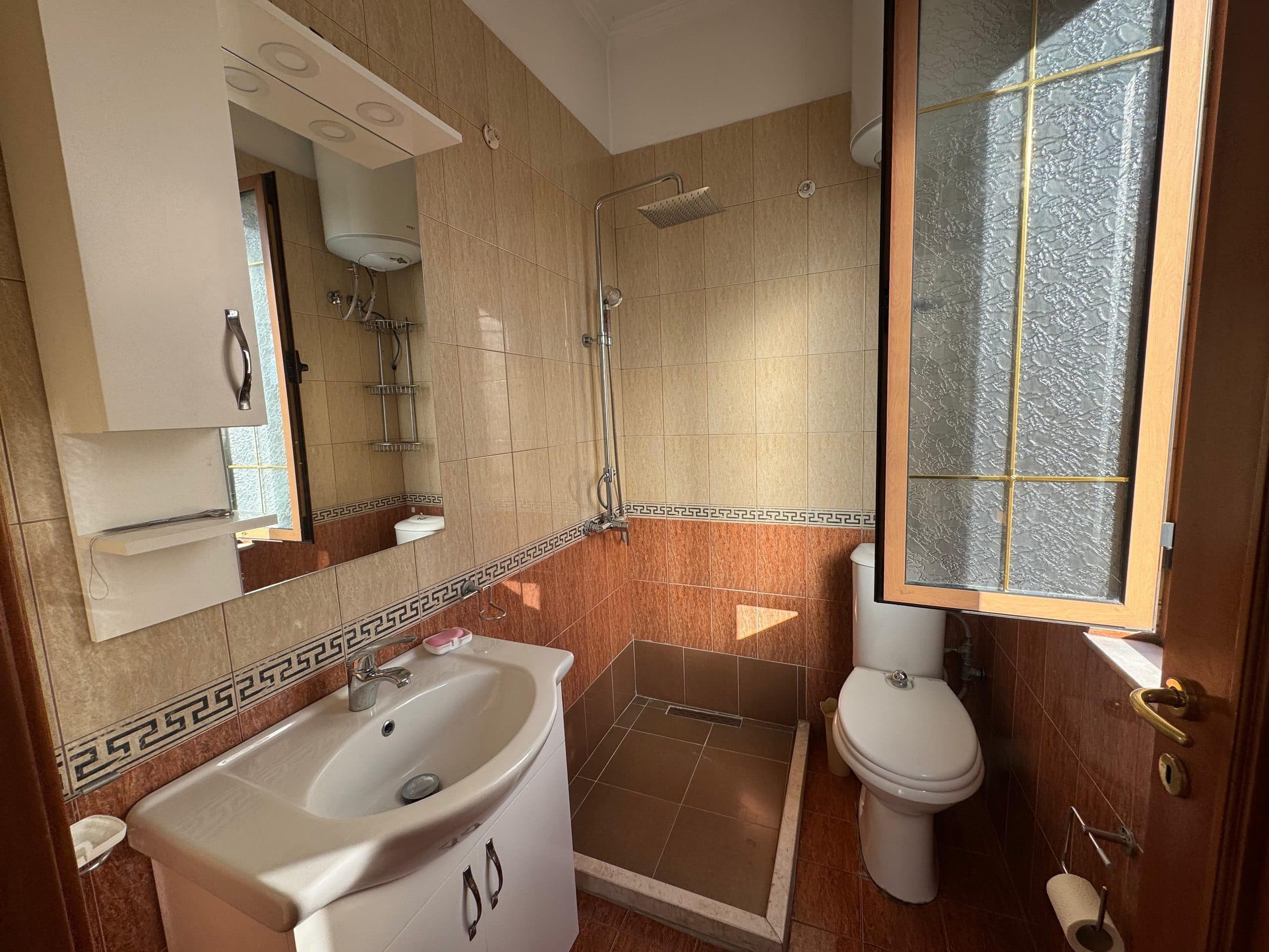 Ndërtesë 3 kate Për Qira në Don Bosko, Tiranë - 2500€ | 260 m² 4