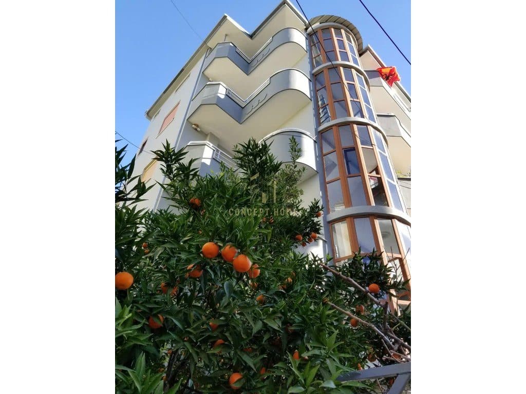 Vilë Me Qira në Selitë, Tiranë - 3000€ | 720 m²