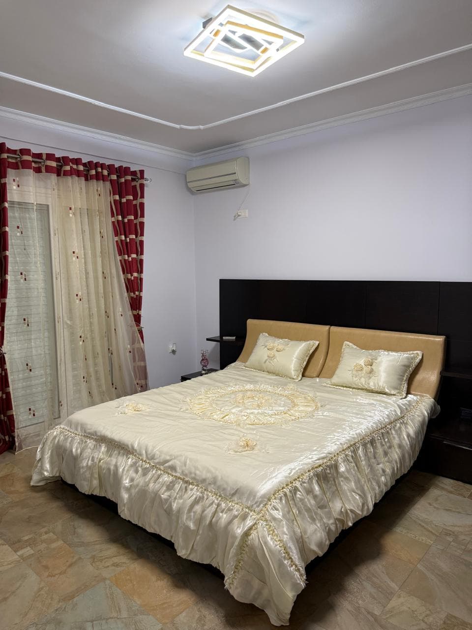 Apartament 1+1 Me Qira në Rruga e Elbasanit, Tiranë - 650€ | 95 m² 4