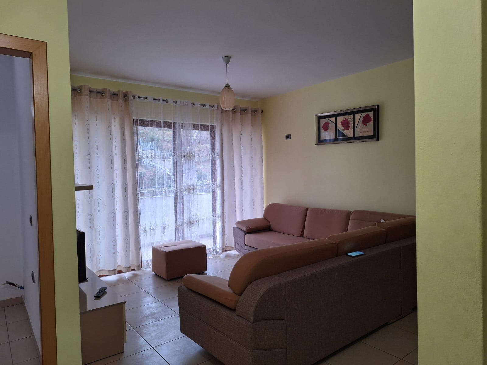Jepet me qera apartament 3+1+2 Ne Fresk / 420 Euro