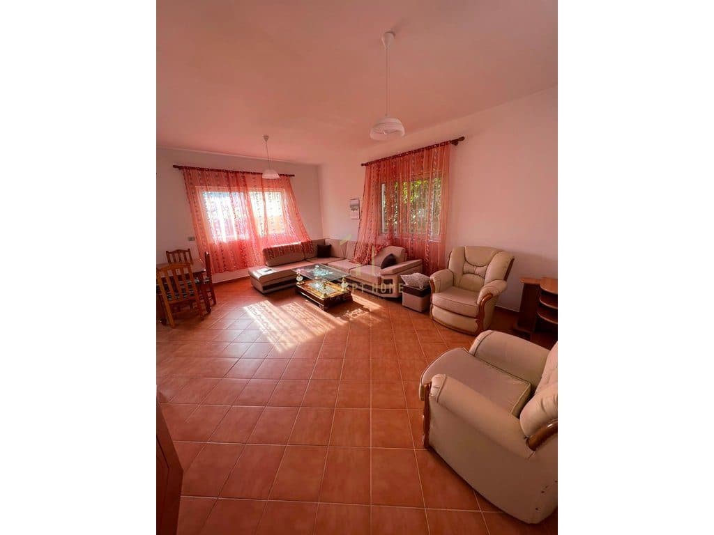 Jepet me qera apartament 2+1 tek qytet studenti Qyteti Studenti/Ambasada USA/Vilat 2
