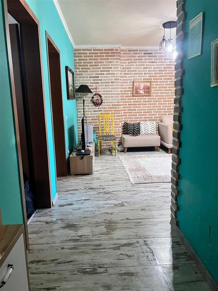Jepet me qera super apartament 2+1 Te Komuna Parisit 2