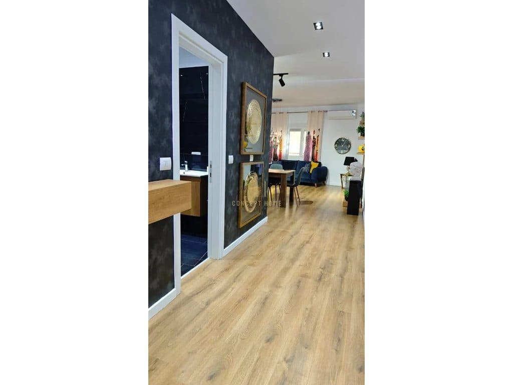 Jepet apartament 2+1+2 me qera tek Komuna e Parisit. Komuna e Parisit/Stadiumi 4