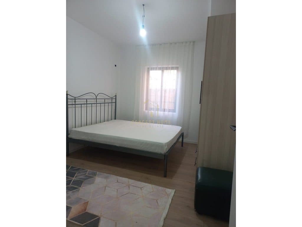 Jepet me qera shtepi 1+1+ Parkim ne 5 Maj. 2