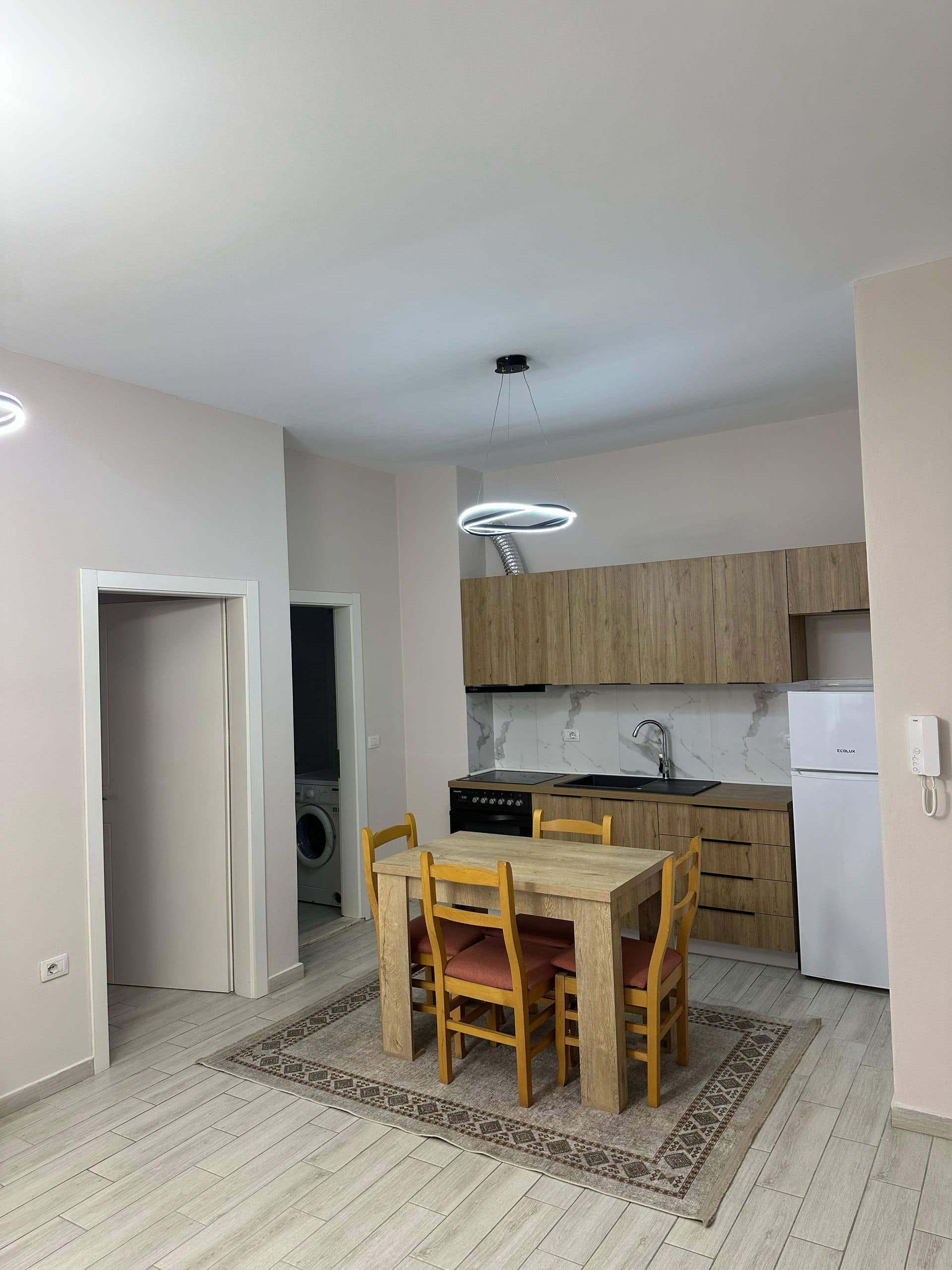 Jepet me qera apartamenti 1+1 ne Astir 3