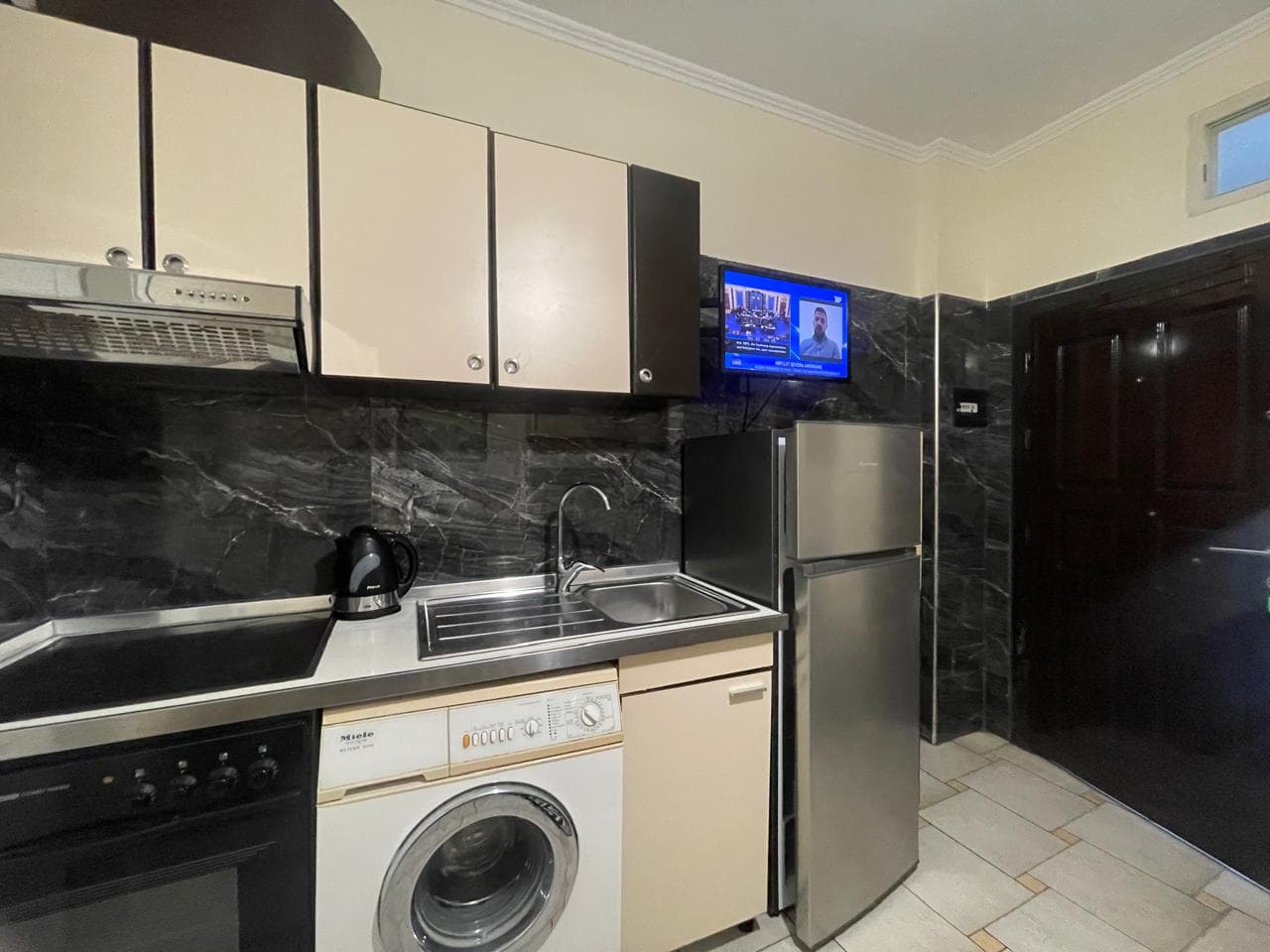 Apartament me qera 1+1 ne 5 Maj 3