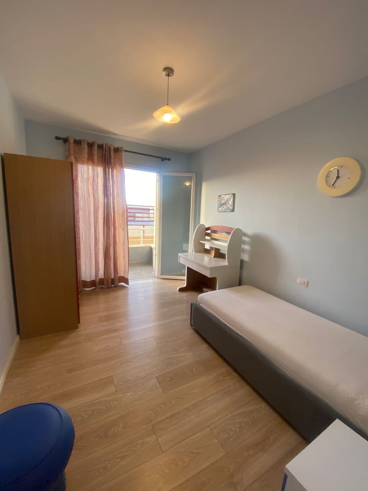 Jepet me qera Apartament 2+1 te Rruga Peti, Liqeni i Thatë 2