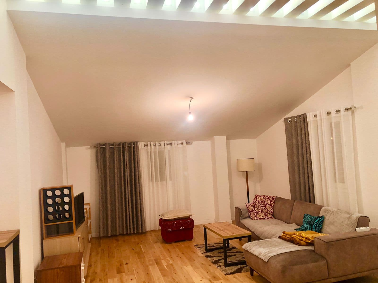 Vilë për Qira në Selitë, Tiranë - 3500€ | 534 m 3
