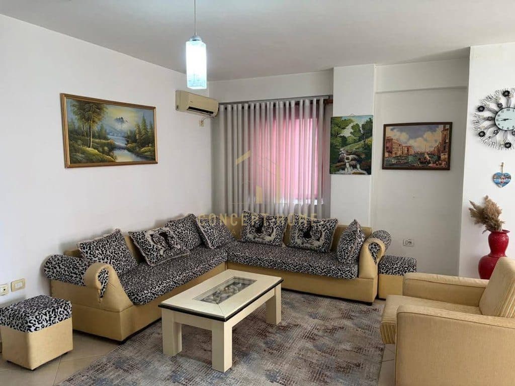 Jepet me qera apartament 3+1+2 tek Bulevardi i ri 4