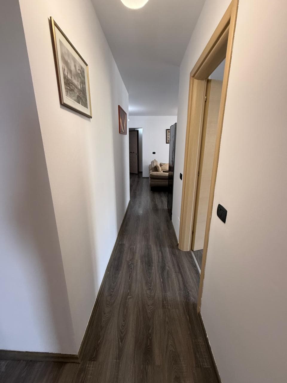 Shitet apartament 2+1 tek ish Fusha e Aviacionit 4