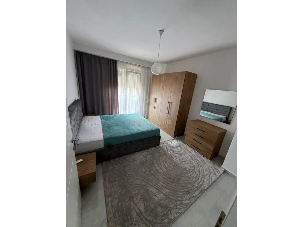 Jepet me qera apartament 1+1 tek 21 2