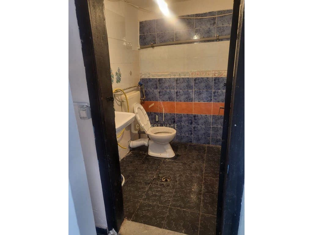 Dyqan me qera tek Komuna Parisit 3