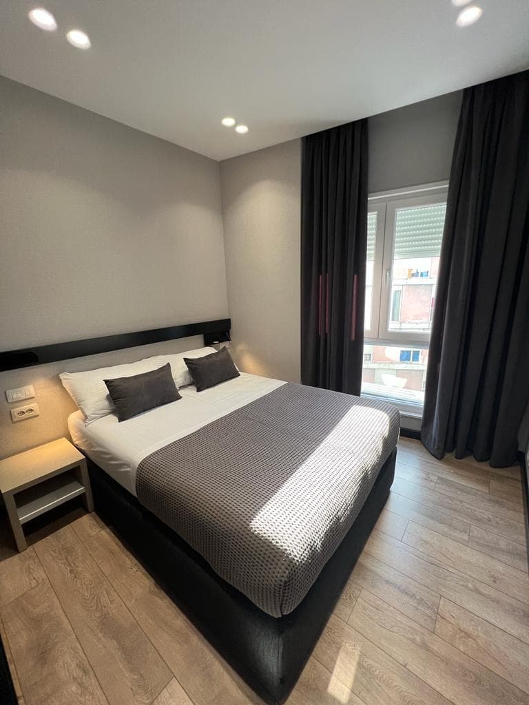 Apartament 2+1 Me Qira në Rruga Barrikadave, Tiranë - 1300€ | 70 m² 3