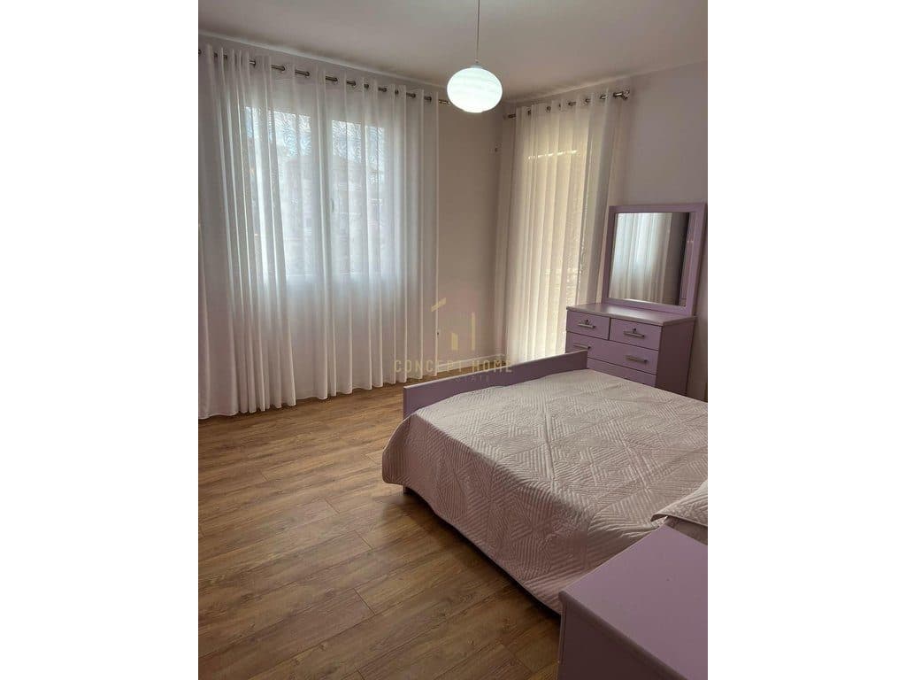 Apartament me qera 2+1+2 prane Fakultetit Ekonomik. 4