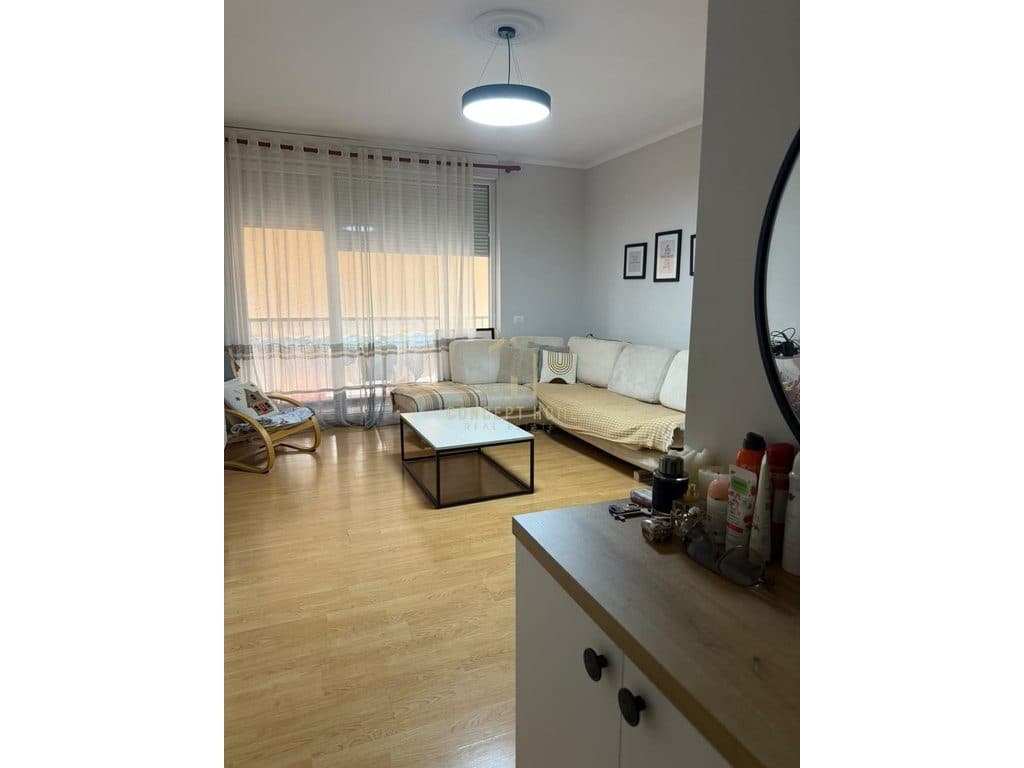 Jepet me qera apartament 2+1+2 tek 21 Dhjetori 3