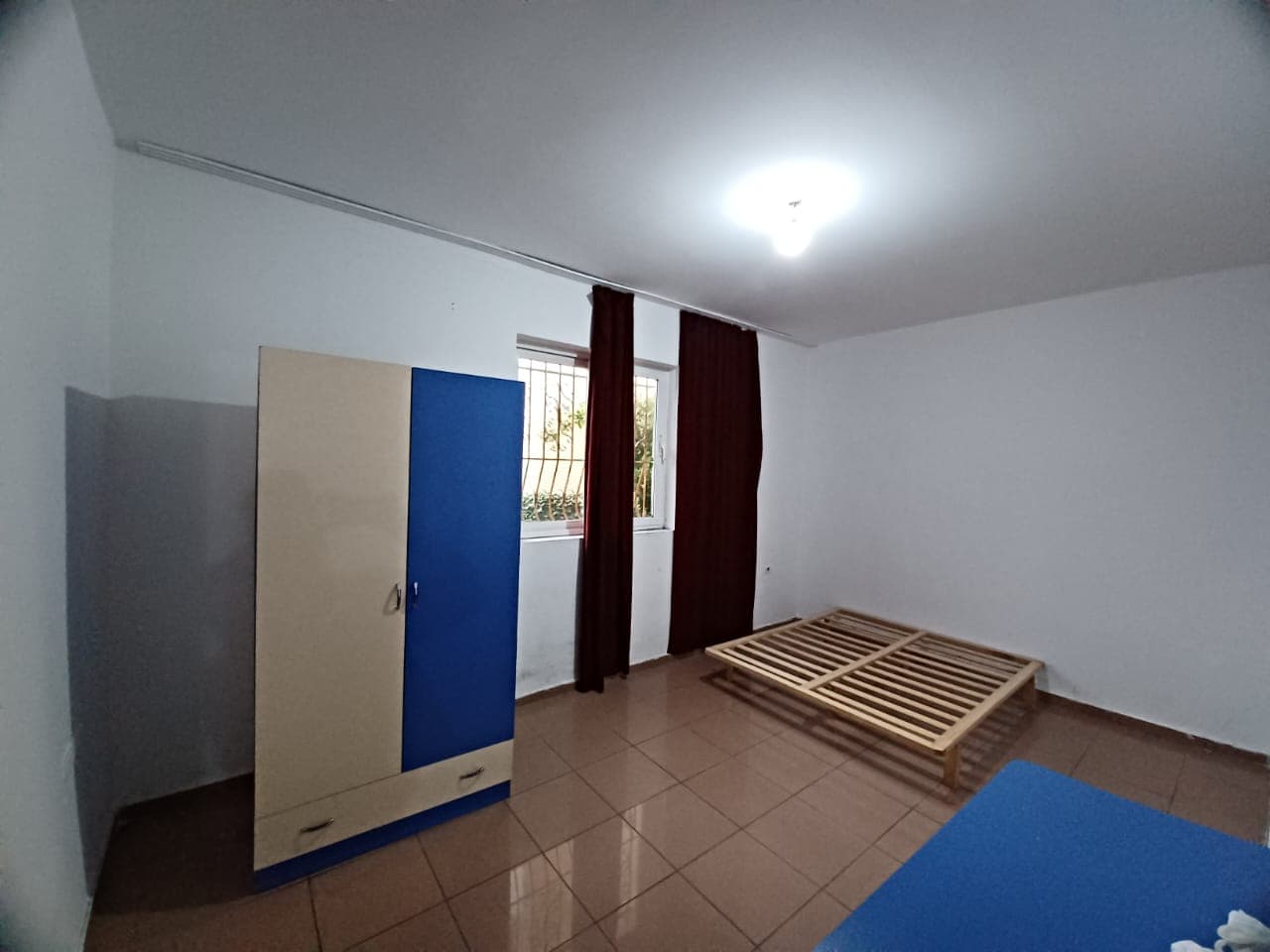 Jepet me qera shtepi private 3+1 Kinostudio 4