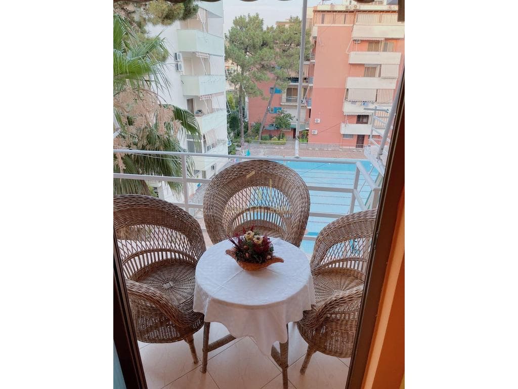 Shitet Apartament 1+1 ne Golem