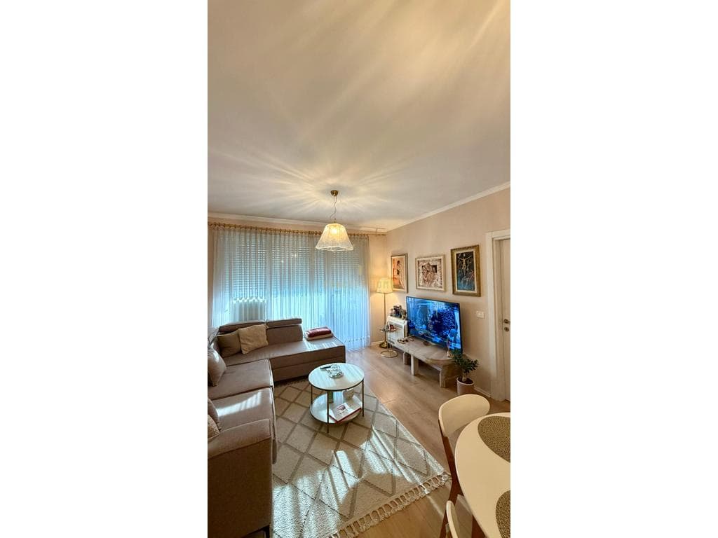 Jepet me qera apartament 1+1 ne 3