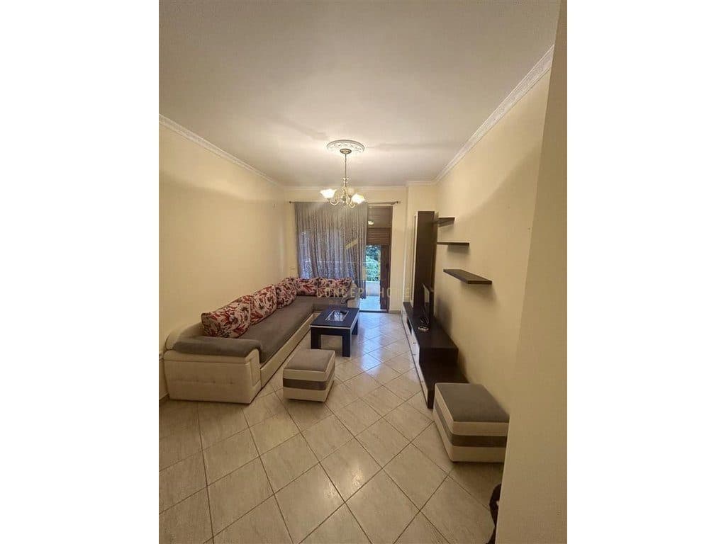 Shitet apartament 1+1 ne Yzberisht