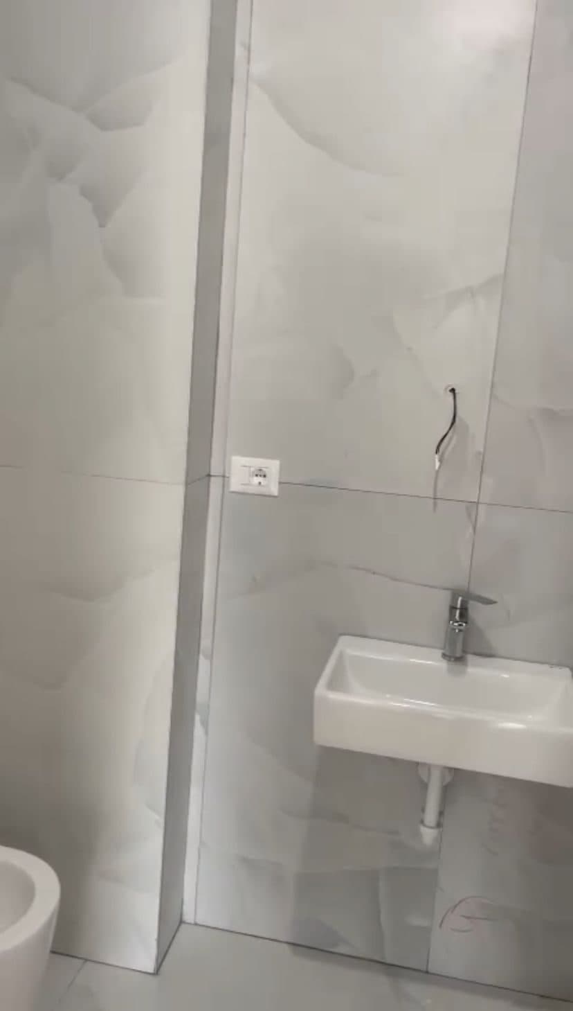 ?Shitet apartament 1+1 ne Ali Dem 3