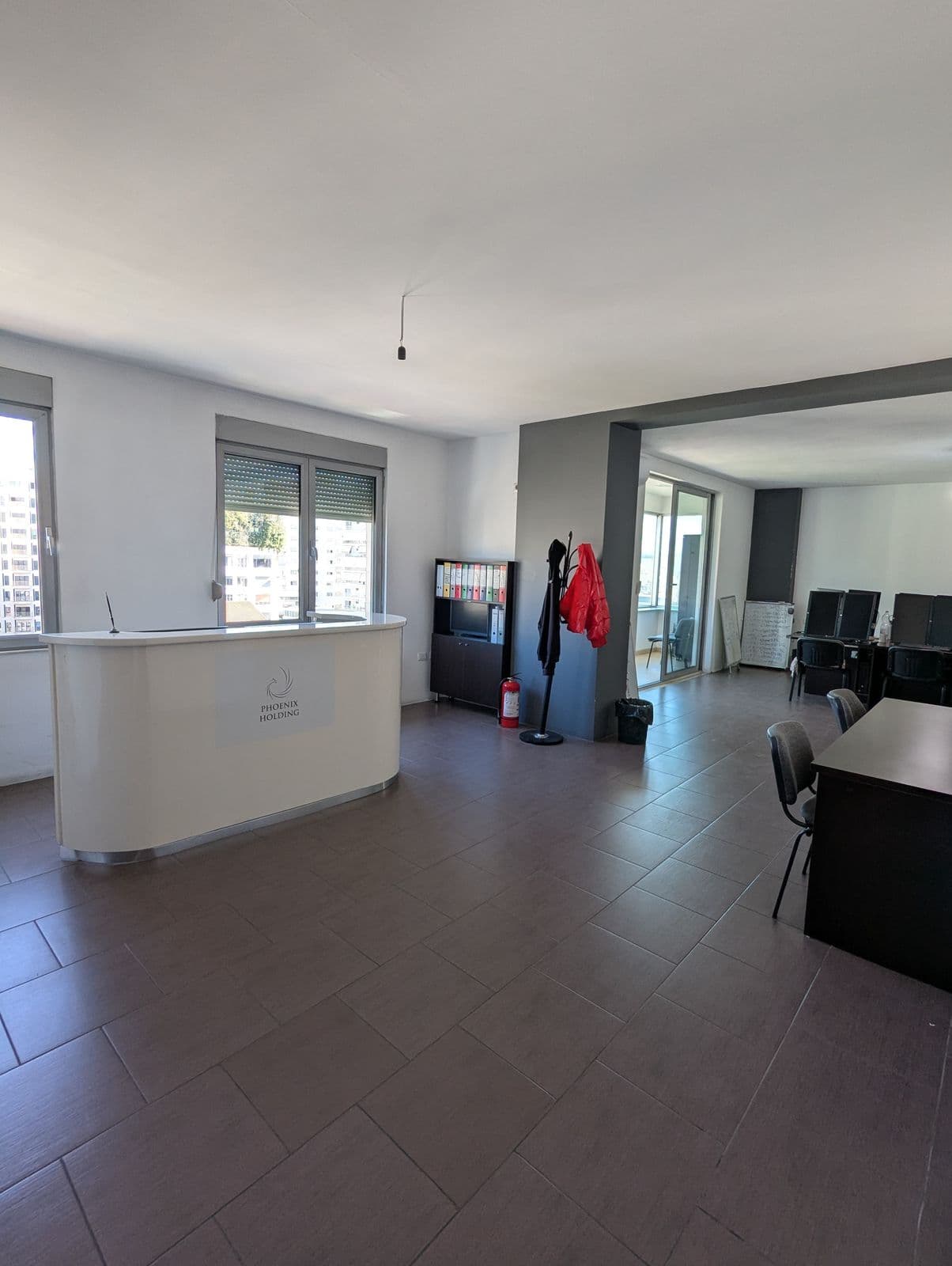 Jepet me qera ambient ne Zog te Zi/Çmimi:750 Euro/muaji 2